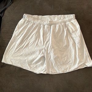 Lulu mens shorts meshing inside